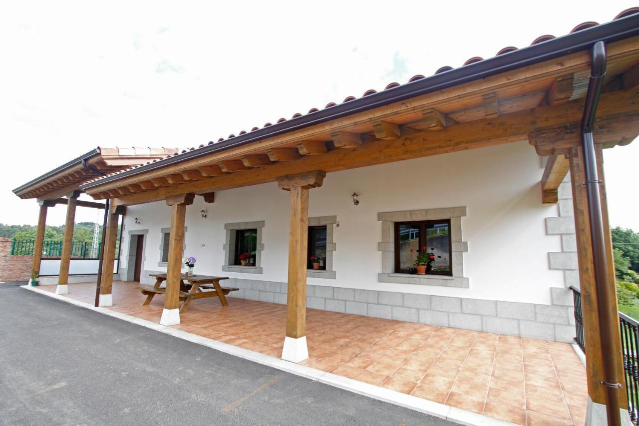 Los Fresnos De Ribadesella Exterior foto